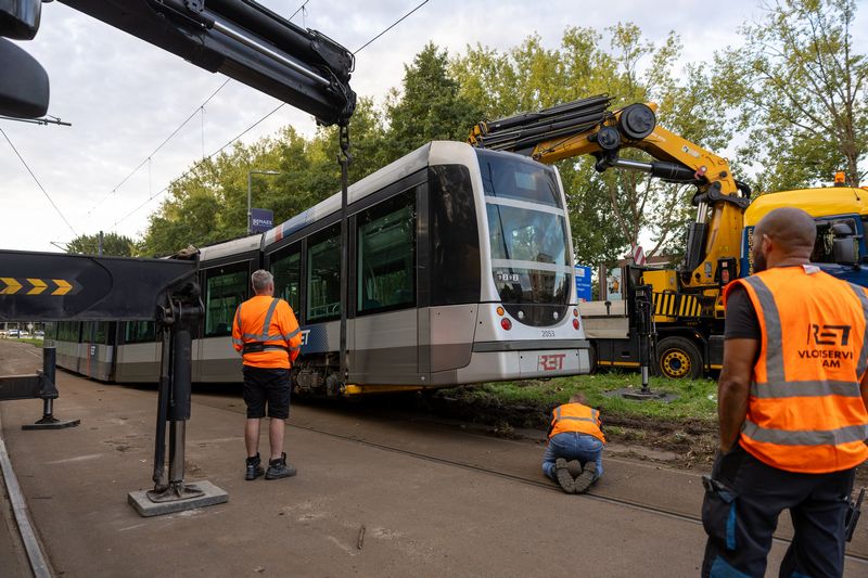 Tramverkeer gestremd door ontsporing in Schiedam